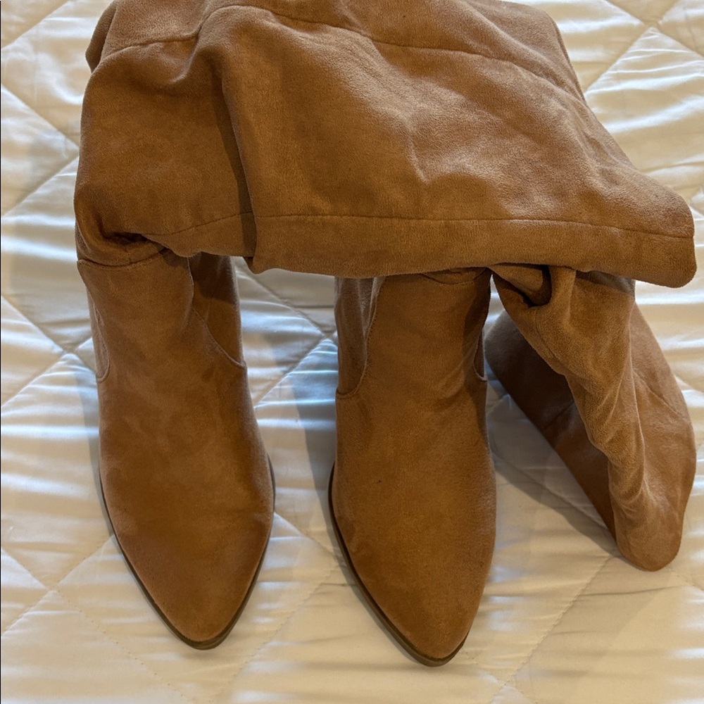 Women's Tan Suede Boots